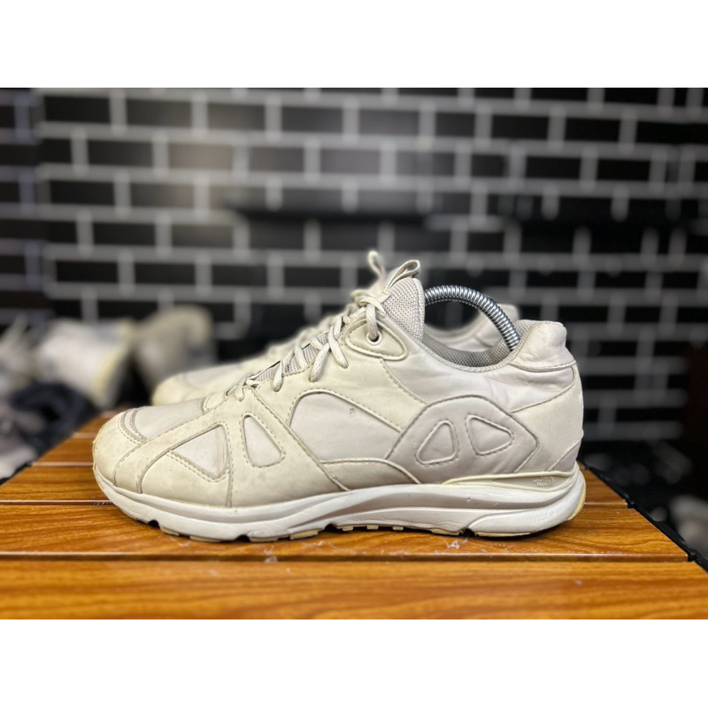 sepatu The north face size 42