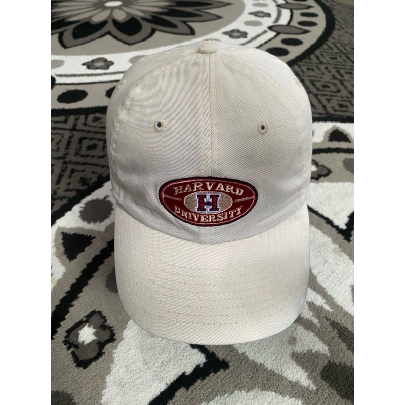 Topi Harvard University second ori