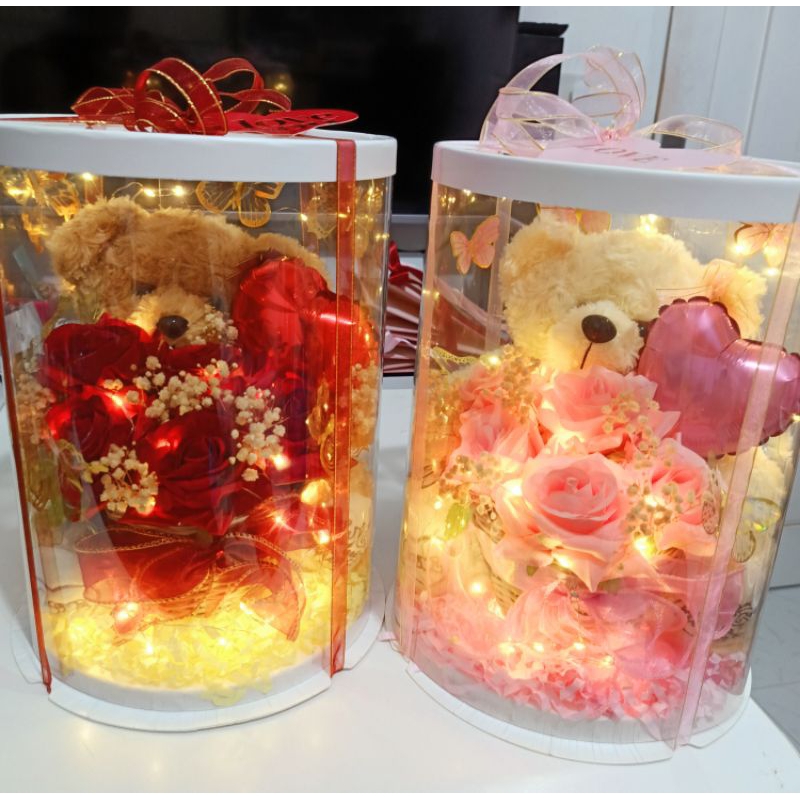 

BONEKA TABUNG / BUKET TABUNG / BUKET VALENTINE / BUKET BONEKA / BUKET WISUDA / BUKET ULTAH / BUKET LAMPU / BUKET BUNGA / MAWAR / KADO / HAMPERS / KADO VALENTINE