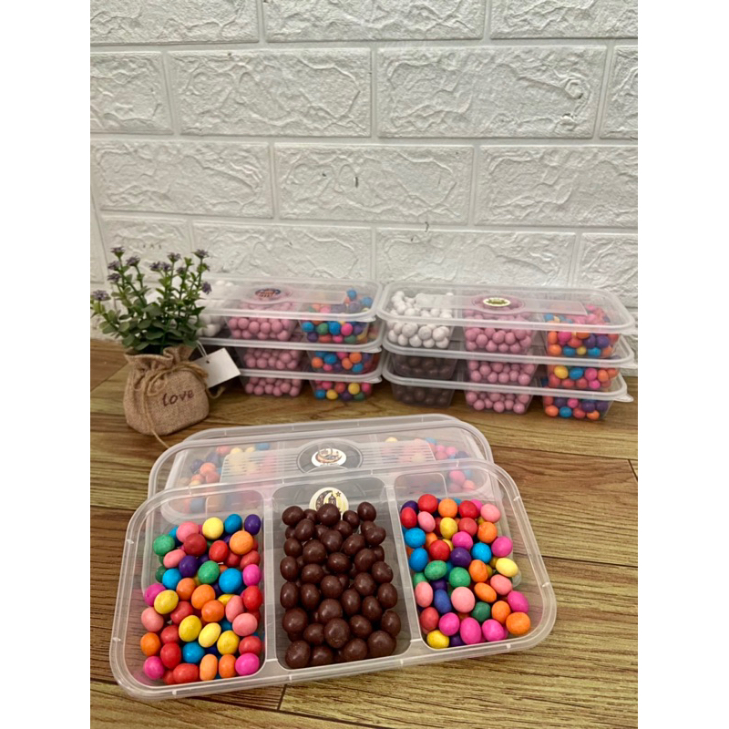 

Hampers lebaran / hampers coklat / hampers cantik / hampers 3 sekat