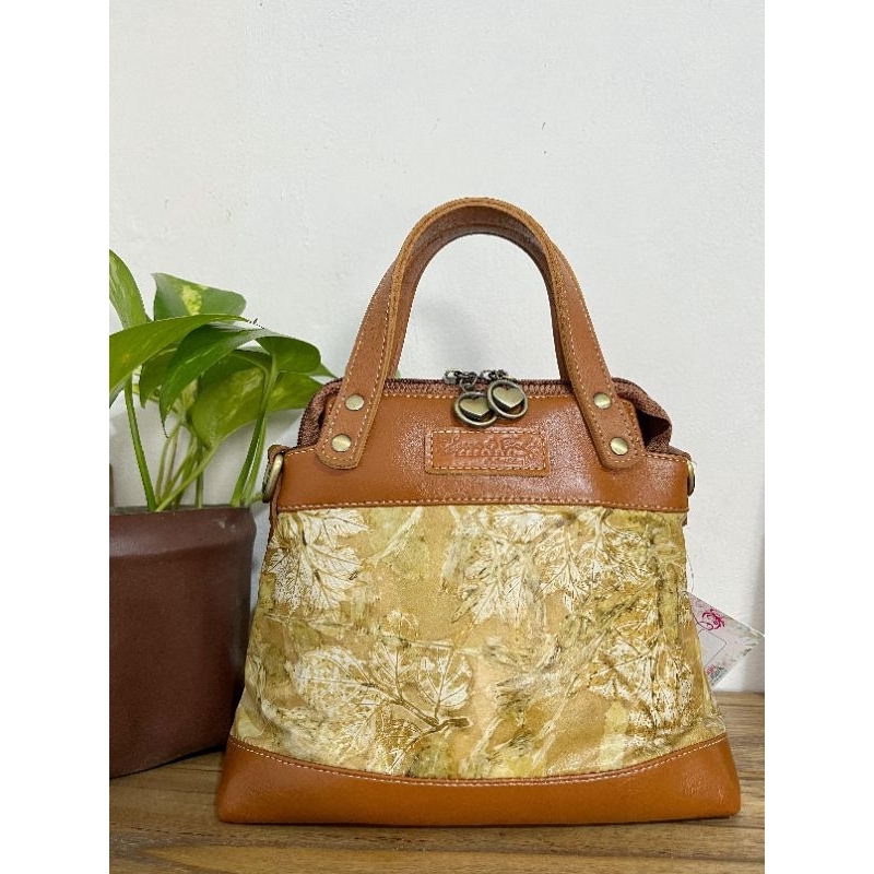 Seven and Only Deenara Slingbag Ecoprint kulit Domba
