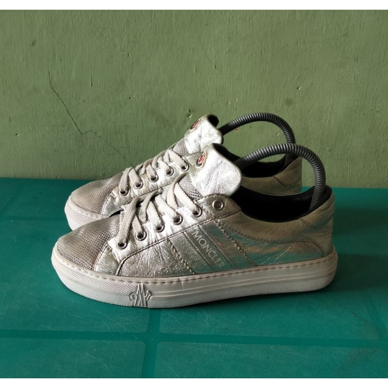 sepatu moncler Italy woman second