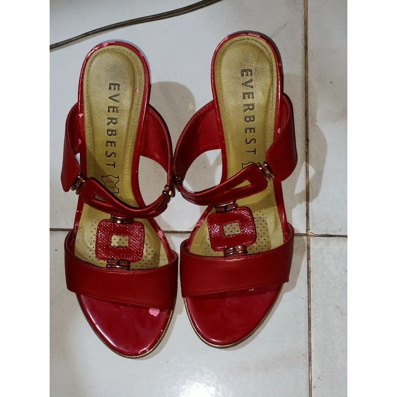preloved sandal everbest highheels warna merah ori no kewong2 size 38. NO NEGO