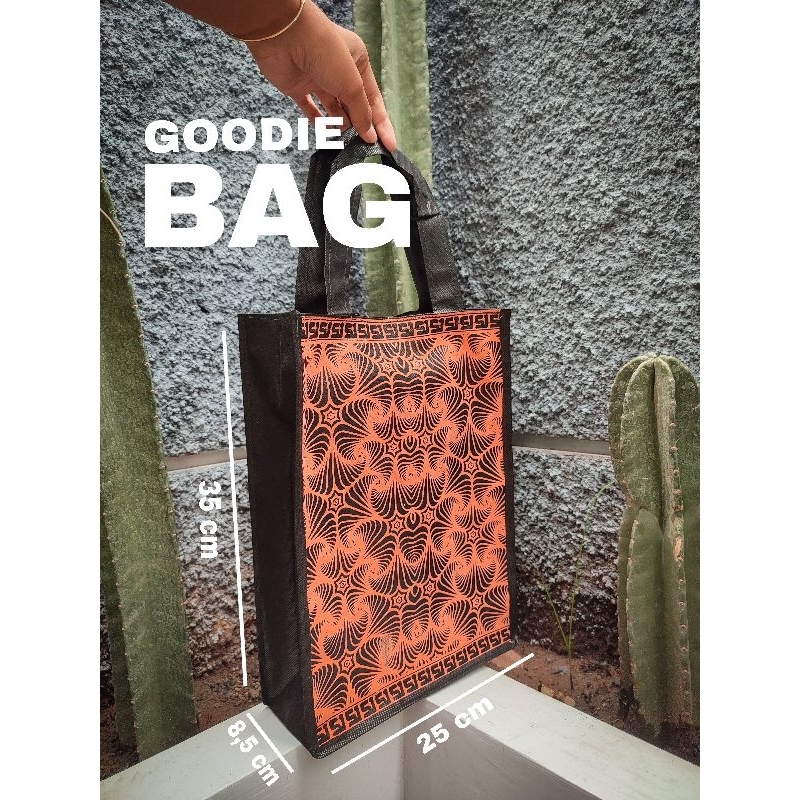

(ISI 12) TAS KAIN SPUNBOND/GOODIE BAG / TAS KAIN MURAH