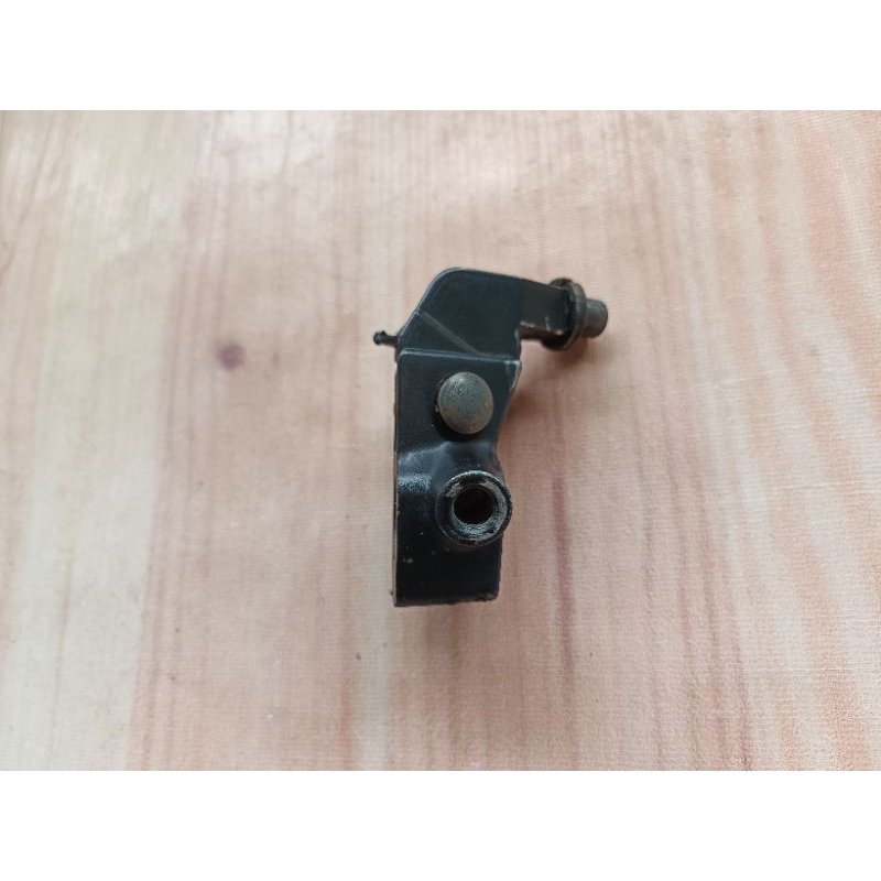 Dudukan drat spion kanan New Vixion ori