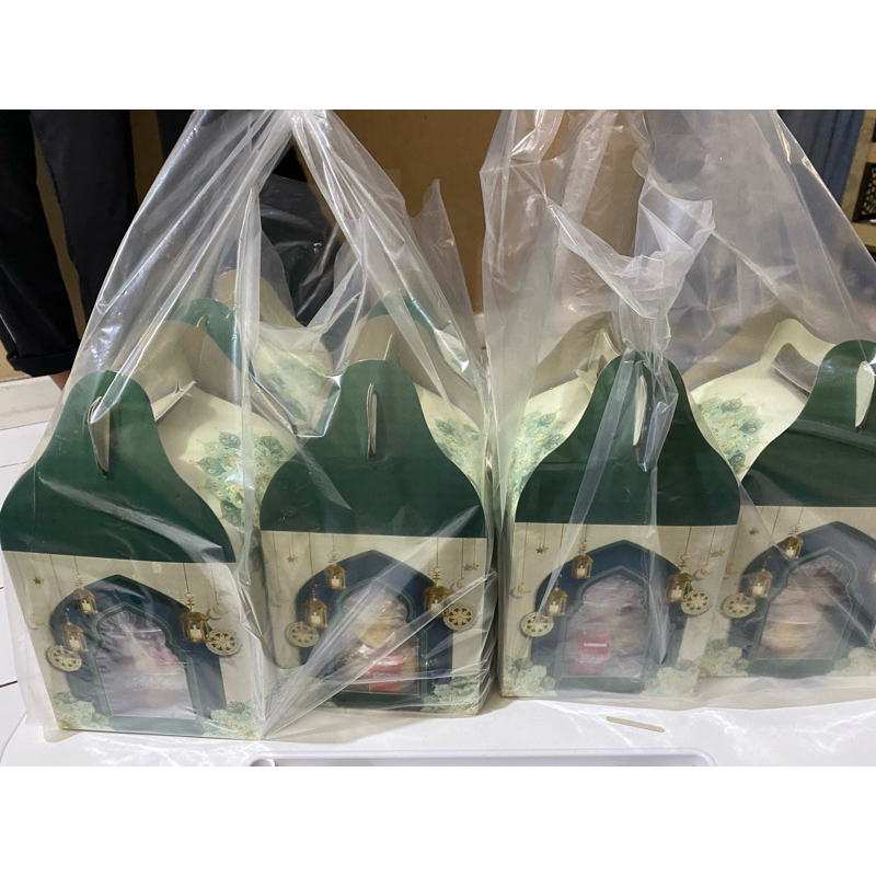 

Paketan Kue Elyeye Bakery