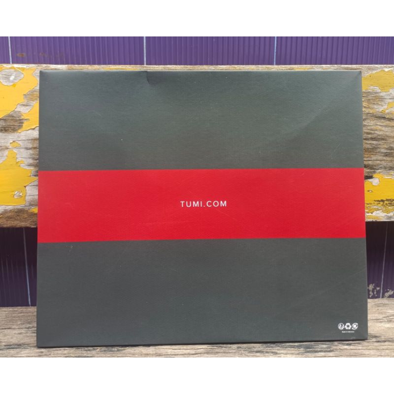 

(Jumbo) Box TUMI Uk. 44.5x37x16.5 (PxLxT)