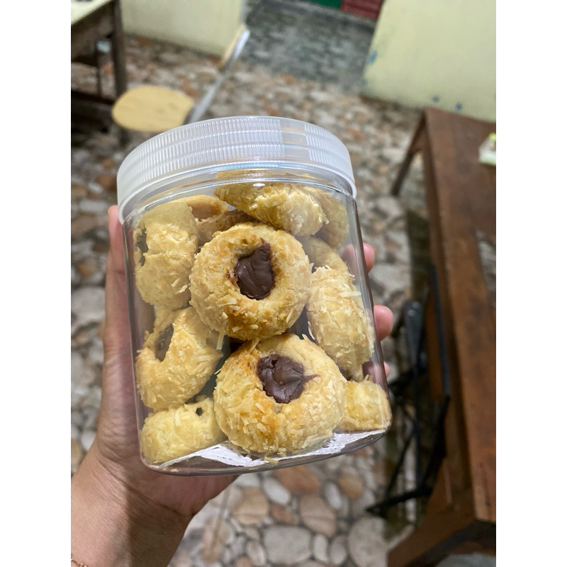 

Kue Lebaran Thumbprint Choco Hazelnut