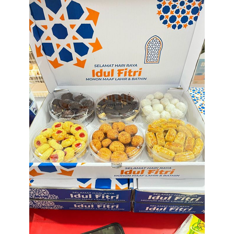 

HAMPERS KUE KERING ISI 6 TOPLES