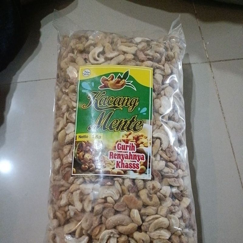 

kacang mente pecah 1kg