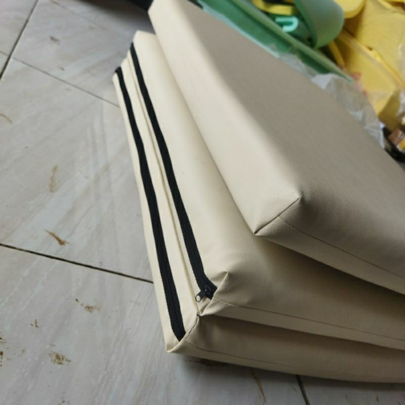 ALAS DUDUK LIPAT/ ALAS DUDUK PANJANG / SOFA TEBAL, BAHAN OSCAR KULIT SINTETIS