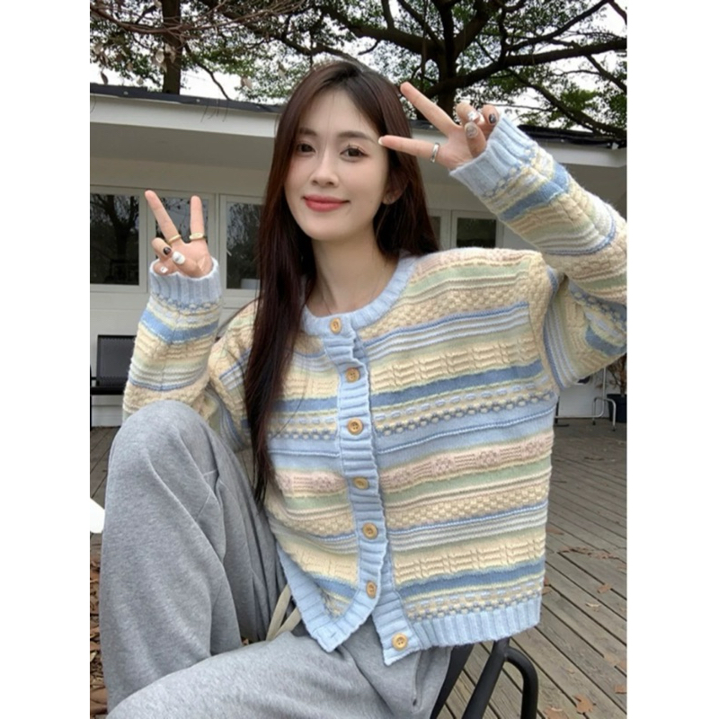 Tshirtgiants.id / Cardigan Rajut Pelangi Jumbo Model 8738 - Outer Knit Rainbow Stripe - Wanita, Moti
