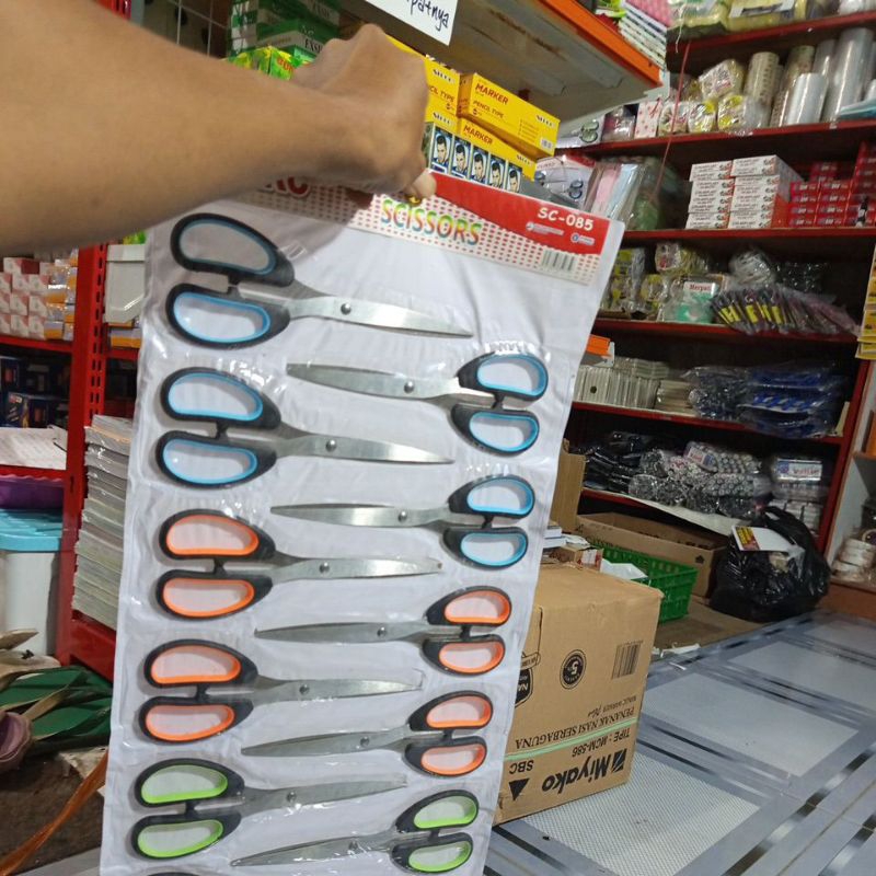 

(1renteng isi 12pcs) gunting jumbo