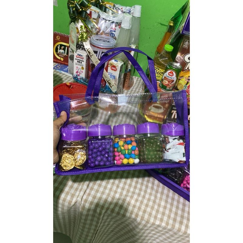 

hampers coklat lebaran ungu & motif bunga