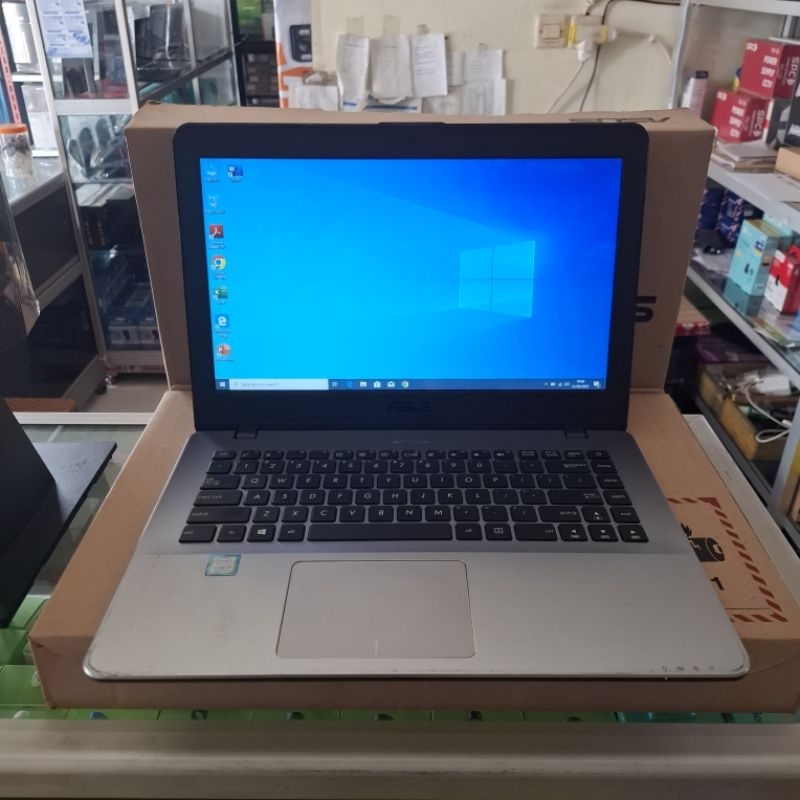 Laptop Asus Intel Core i5 Gen 8 Ram 8Gb Ssd 256Gb Dual Vga Like new