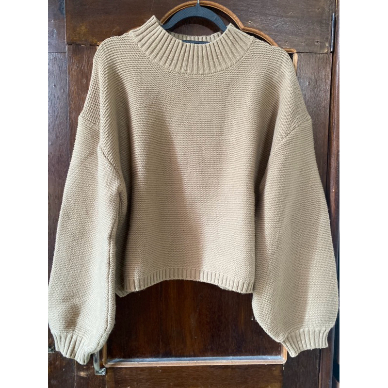 [Preloved] Sweater Rajut Warna Soft Coklat/Taupe, Tangan Balon, Crop, Kerah semi turtle
