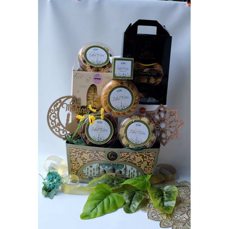 

NAZLIA HAMPERS LEBARAN