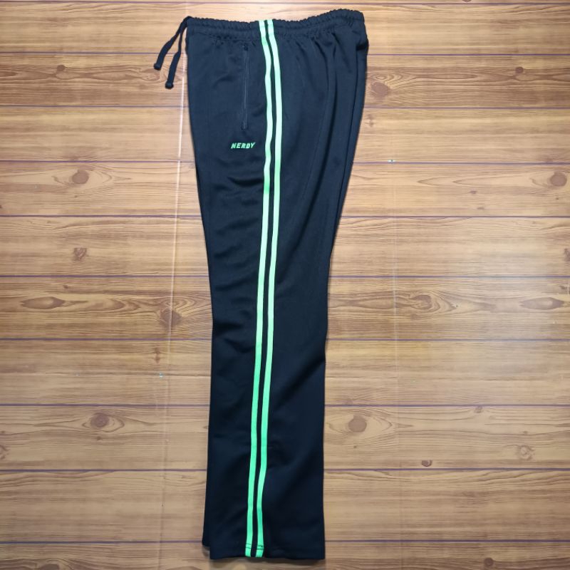 Celana Trackpants Nerdy Hitam size M