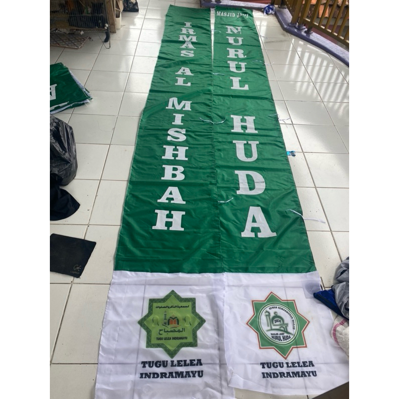 RB BENDERA UMBUL UMBUL CUSTOM MODEL KOTAK PANJANG 3/4/5 METER BEBAS DESAIN 1 HARI JADI