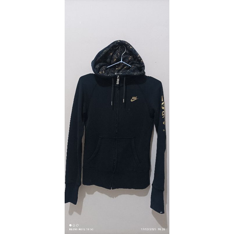 hoodie cewek slim fit mantul preloved murah