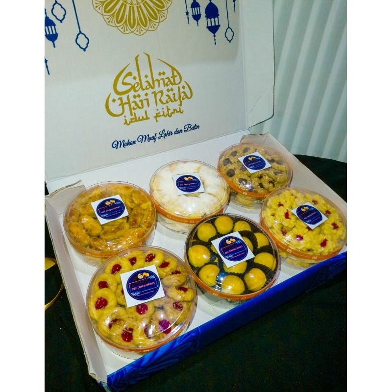 

PAKET HAMPERS ISI 6,TOPLES KEMASAN 250GR,KUE LEBARAN,NASTAR,KASTENGEL,THUMPRINT