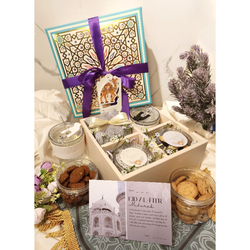 

FARAH SET HAMPERS LEBARAN