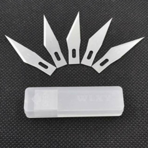 

ISI CUTTER PISAU SENI / REFILL SPARE BLADE ISI 5 / REFIL MATA PEN PISAU UKIR 5PCS / MATA PISAU HOBBY CRAFTING / PISAU BONSAI SAYAT / KNIFE MATA KECIL