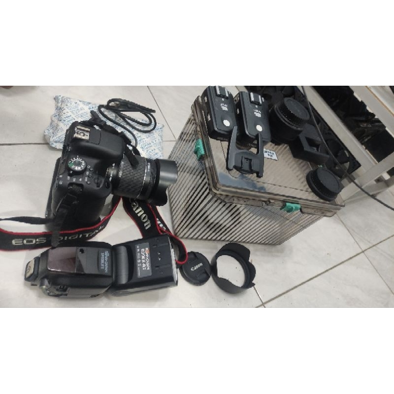Canon EOS 750D bekas Lensa Fix & Kit