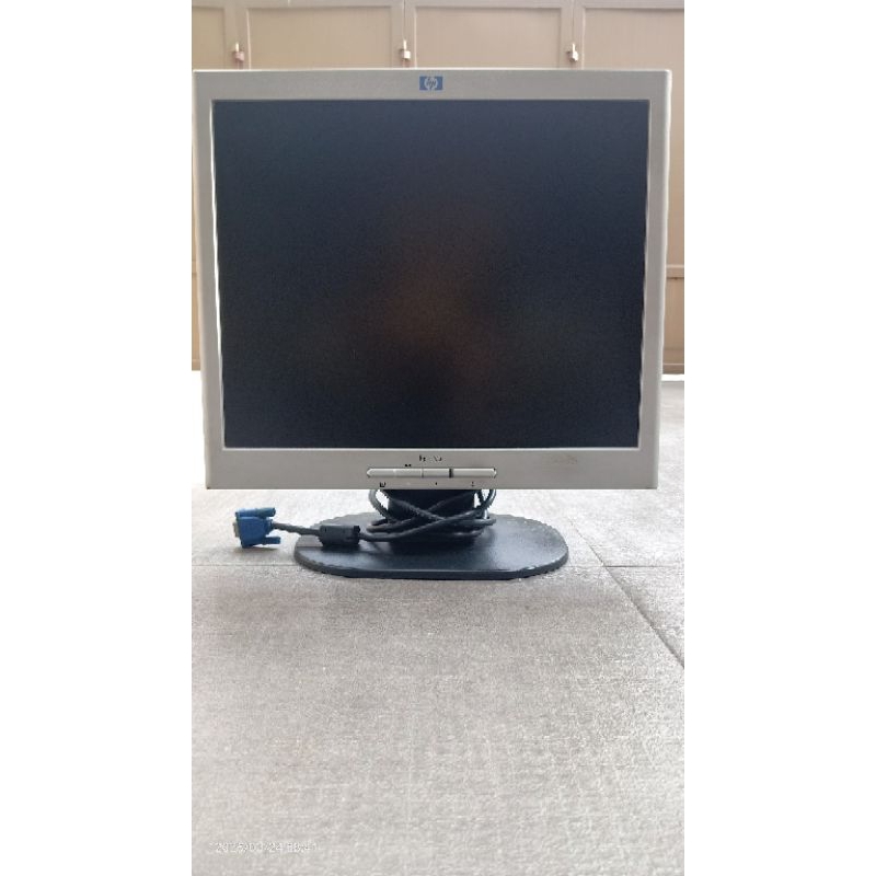 Monitor komputer dan CCTV Minus