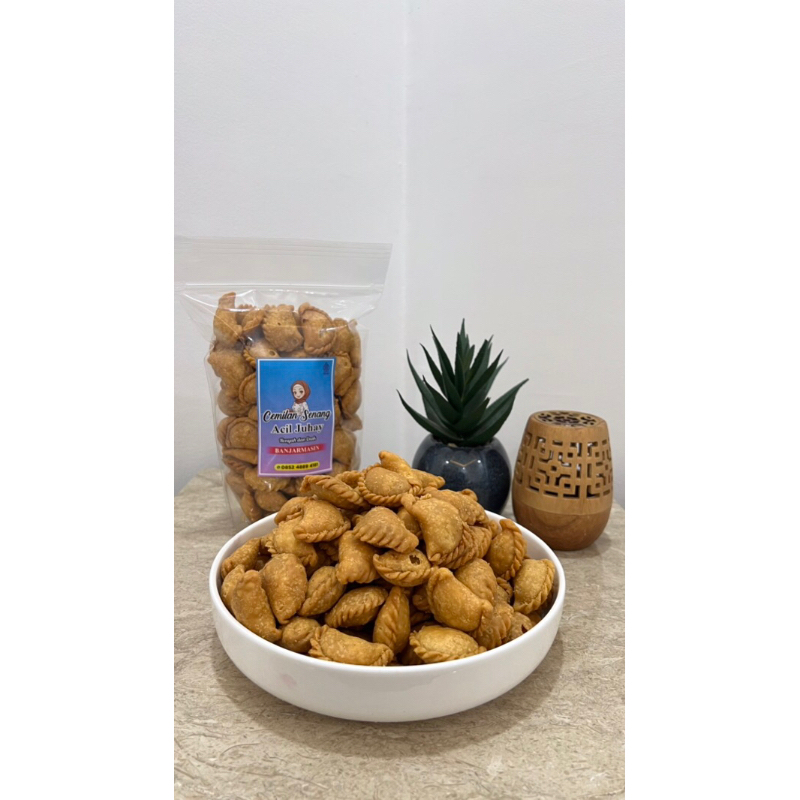 

Pastel Abon Sapi Gurih Cemilan Acil Juhay