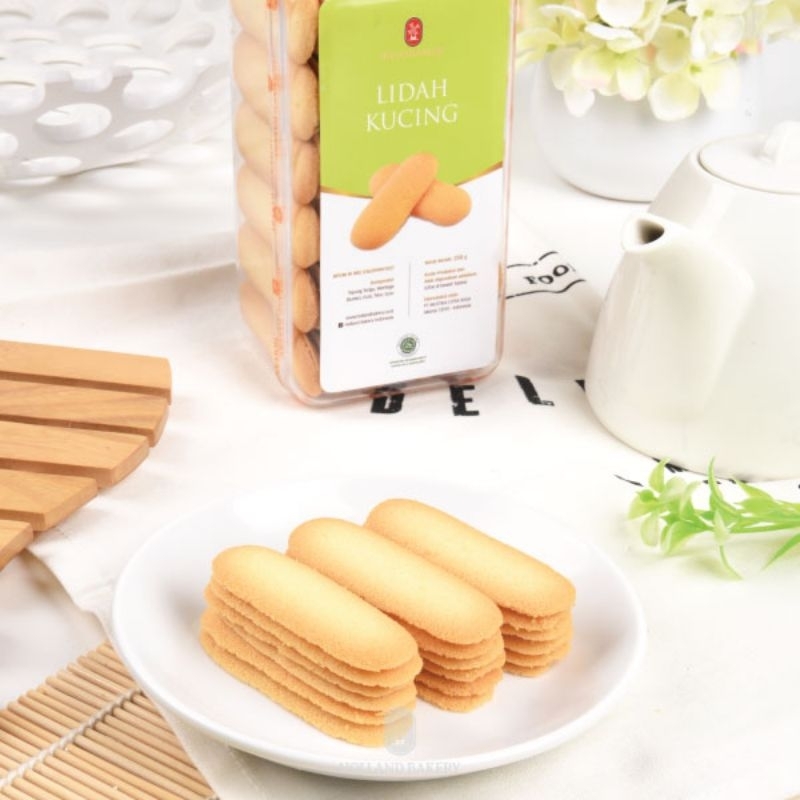 Holland Bakery - Lidah Kucing (segi 4) / Kue Kering Hampers