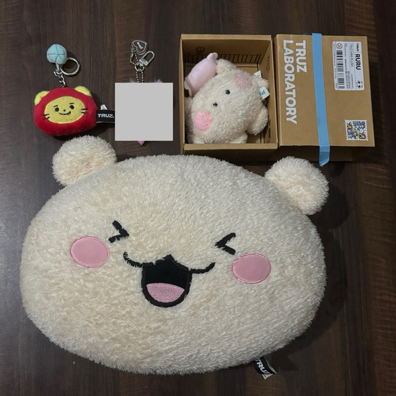 treasure truz lawoo preloved ruru minini box face cushion flat diamond keyring bagcharm