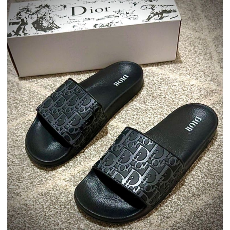 Sendal slip one. Dior.  freeee booooooks