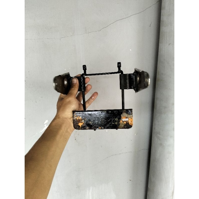 bracket lampu kupingan lampu tiger lama tiger lawas tilam tilas original