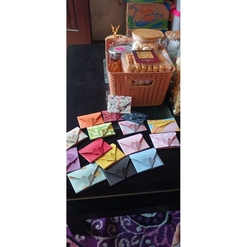 

amplop imut lucu aestetik