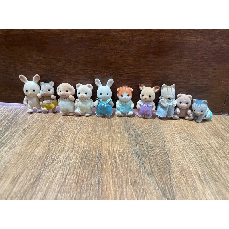 BABY SYLVANIAN FAMILIES-BABY MILK RABBIT,BABY POLLAR BEAR,BABY HONEY BEAR,BABY POODLE,BABY CAT SYLVA