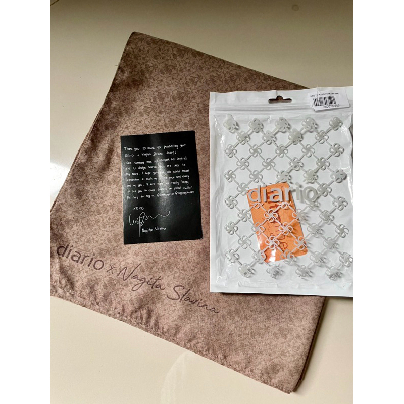 Diario x Nagita Slavina - Ultrafine Plain Scarf Kerudung Segi Empat