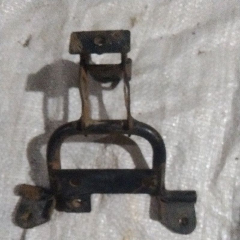 braket sayap depan jupiter z1