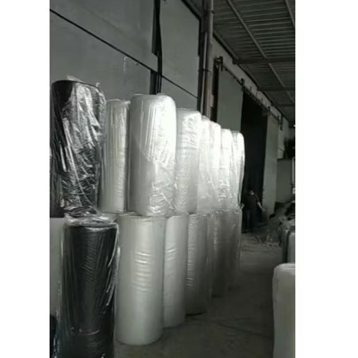 

Bubble Wrap NoBrand gulungan besar bening clear hitam 125cmX50m
