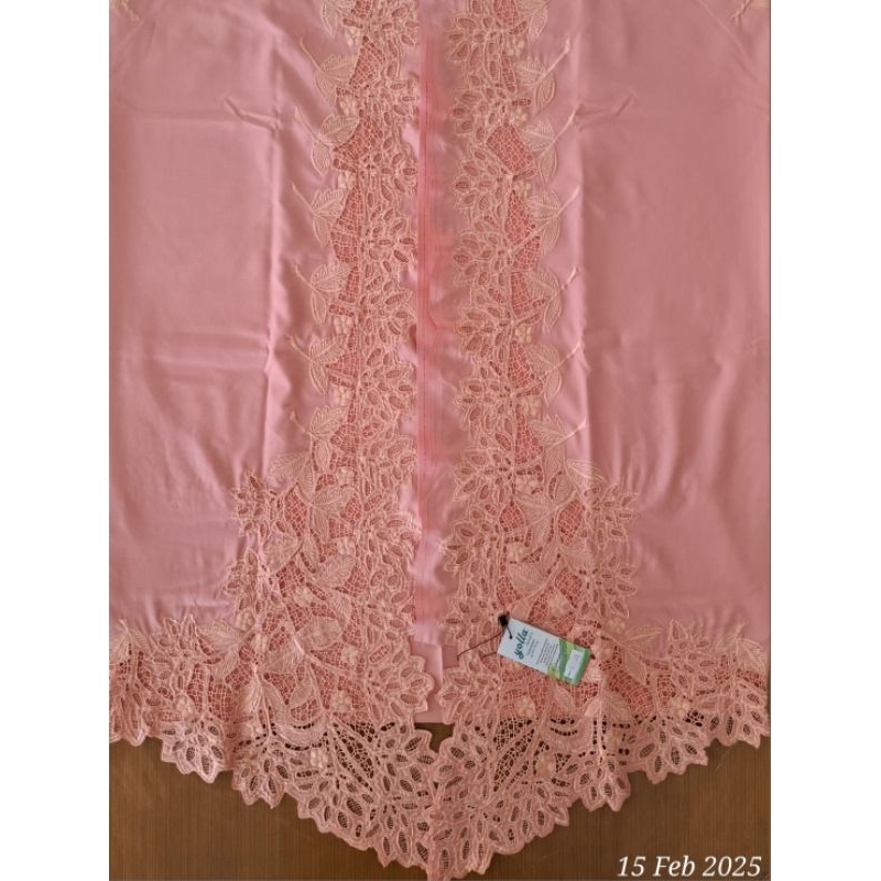 Bahan Kebaya Bordir Bunga Besar Kejek