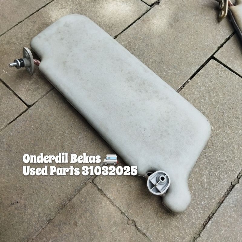 sun visor kanan Hyundai accent 1997