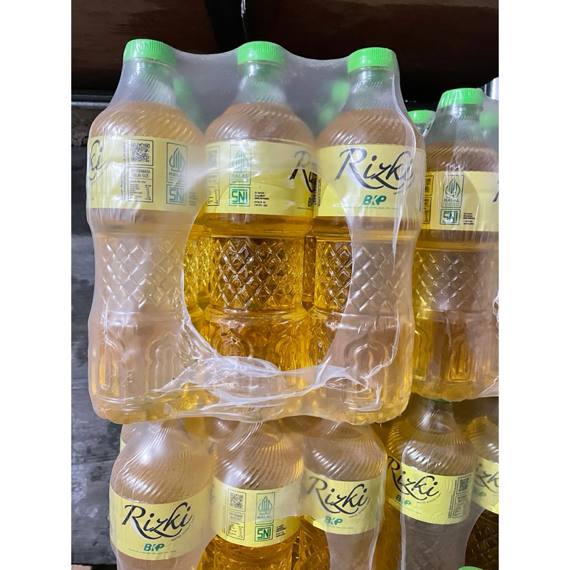 

Minyak Goreng RIZKI 800ML 1 krat isi 12 botol