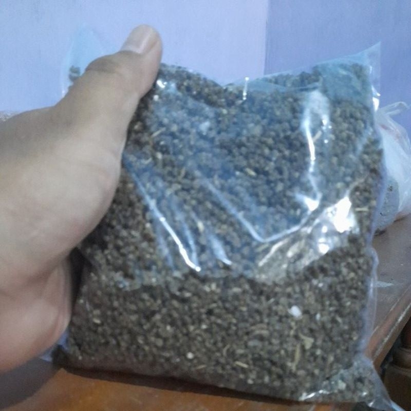 

tiwul hitam 1000 gram (makanan jadul) asli dari kota trenggalek