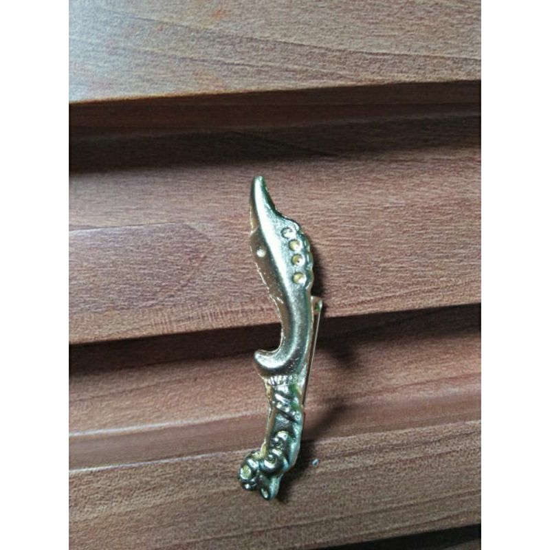 pin kujang emas, bros kujang logam
