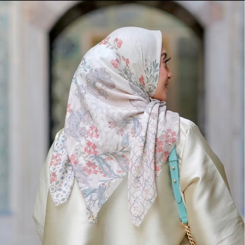 Ivory Buttonscarves seri Topkapi baru dan siap kirim