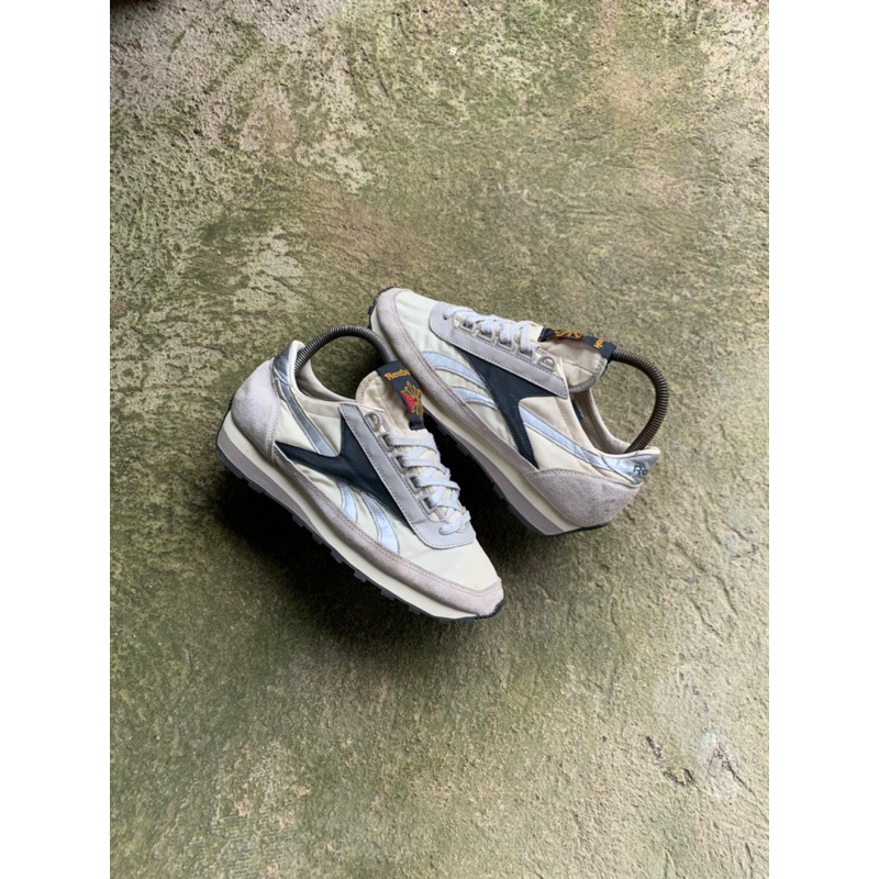 reebok aztec size 38.5