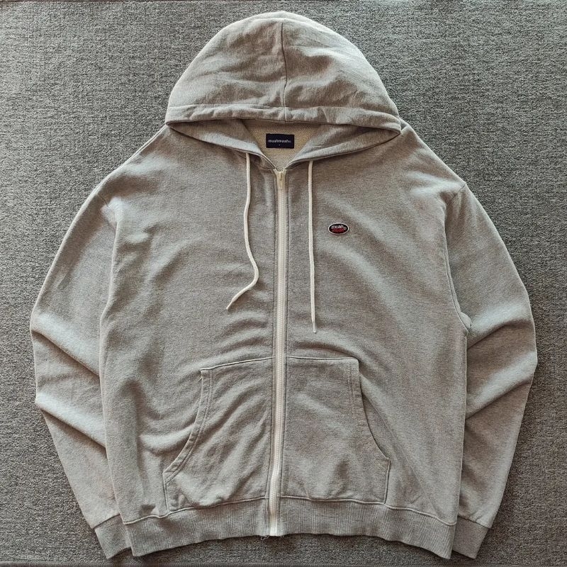 JAKET ZIPPER HOODIE MUAHMUAH ON GREY