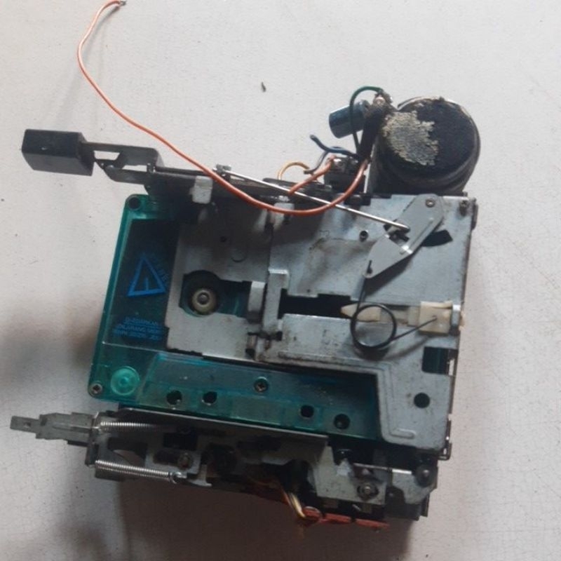 Mekanik jadul tape mobil kenwood (serinya lupa)