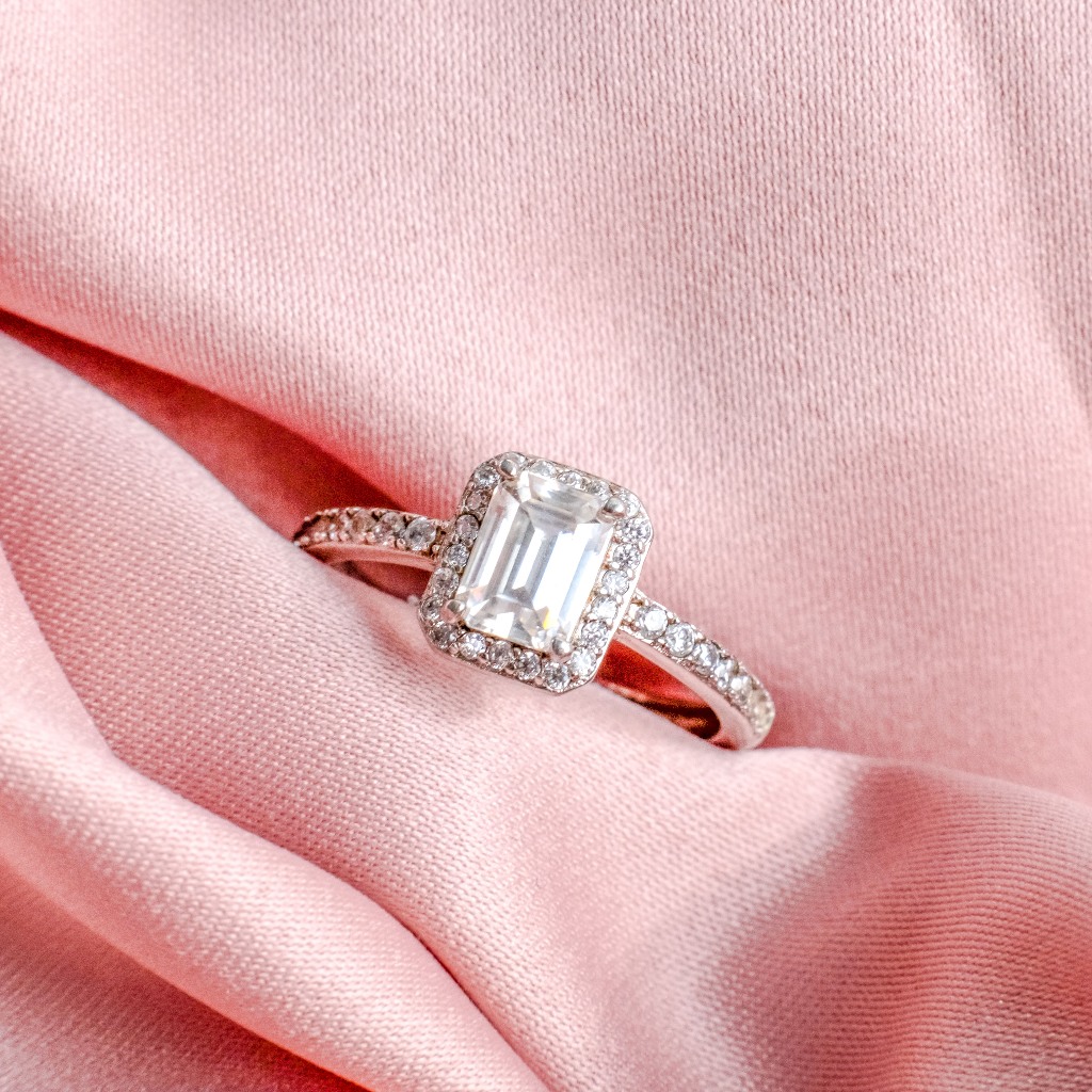 Eldiva Cincin Emas Audrey Ring Moissanite Diamond 18K Gold Plated