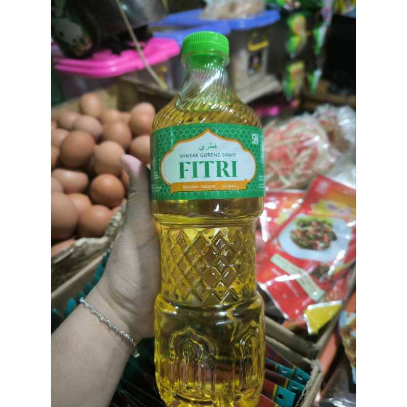 

Minyak Fitri 900 Ml kemasan botol